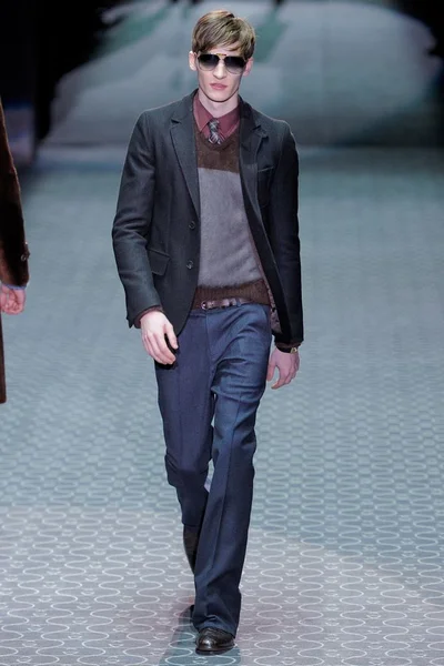 Look 14